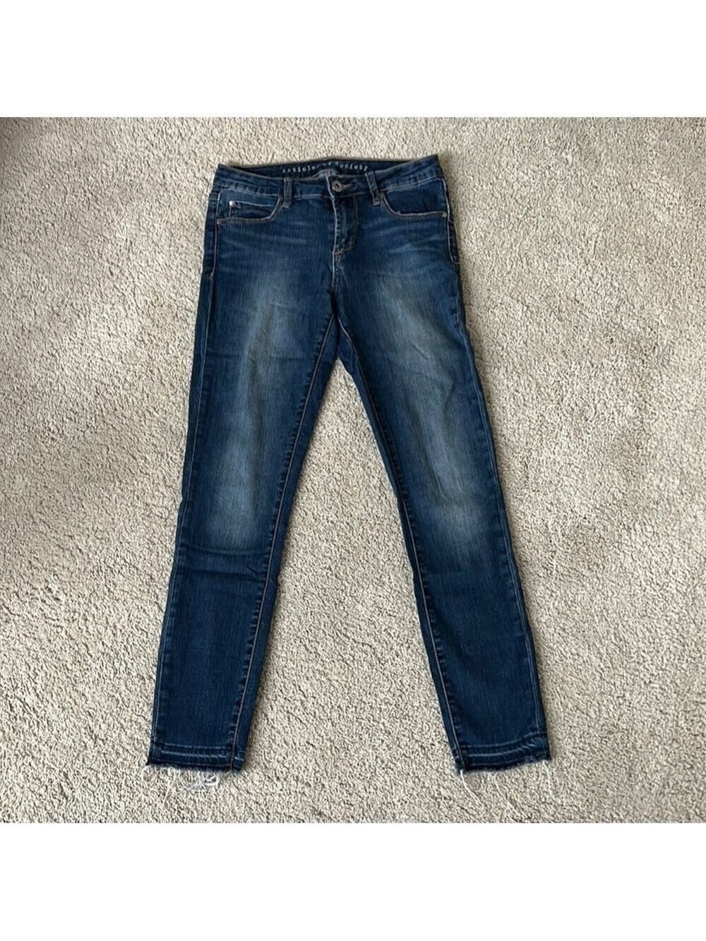 Women’s Articles of Society dark skinny jeans. Size 26